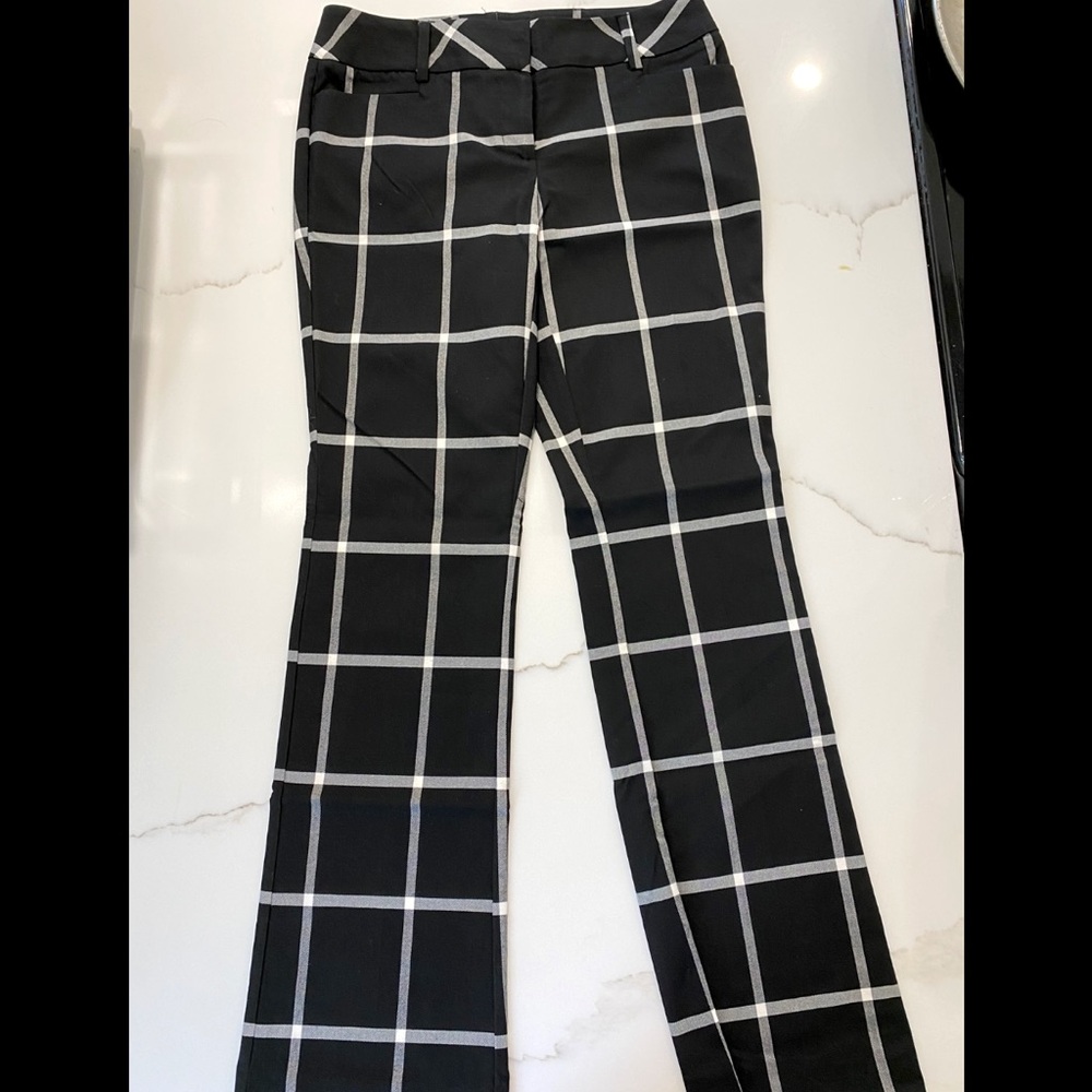 New York and company dress pants with belt loops and pockets new size 4